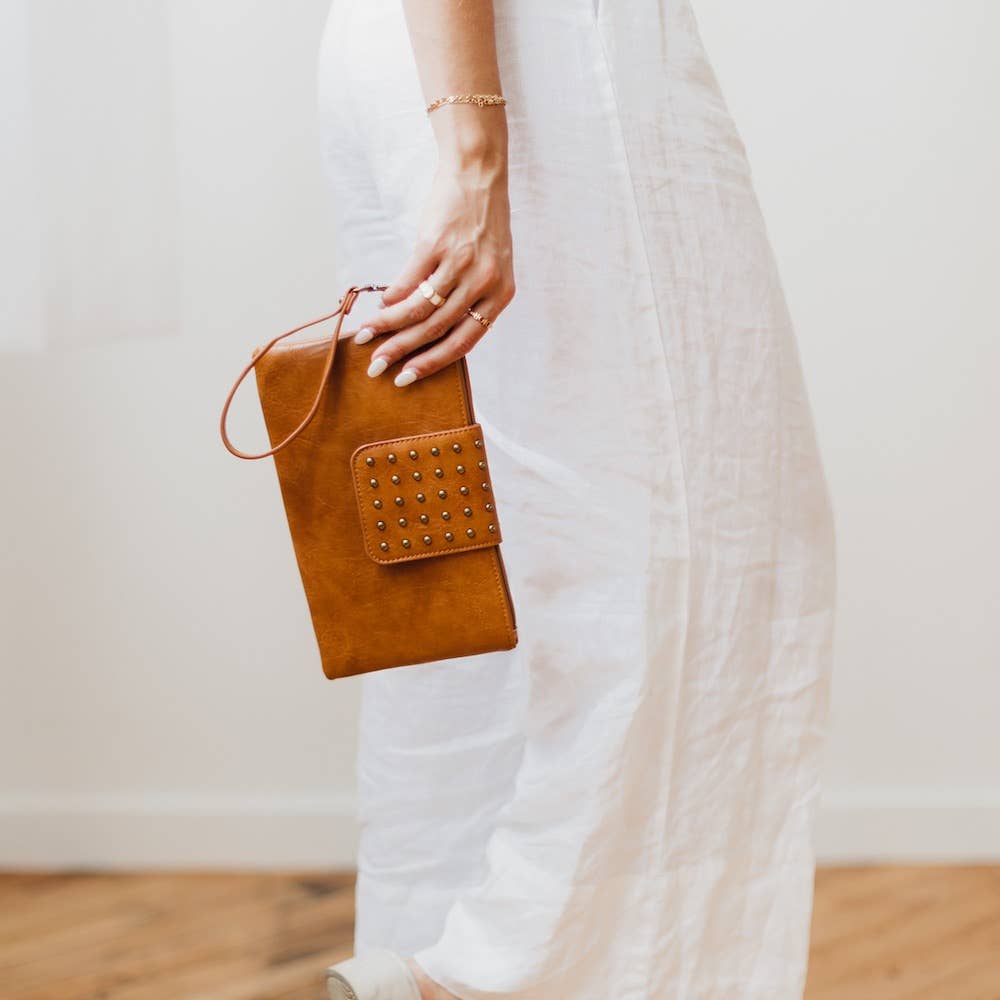 Riviera Maya Rivet Clutch: Brown *FINAL SALE*