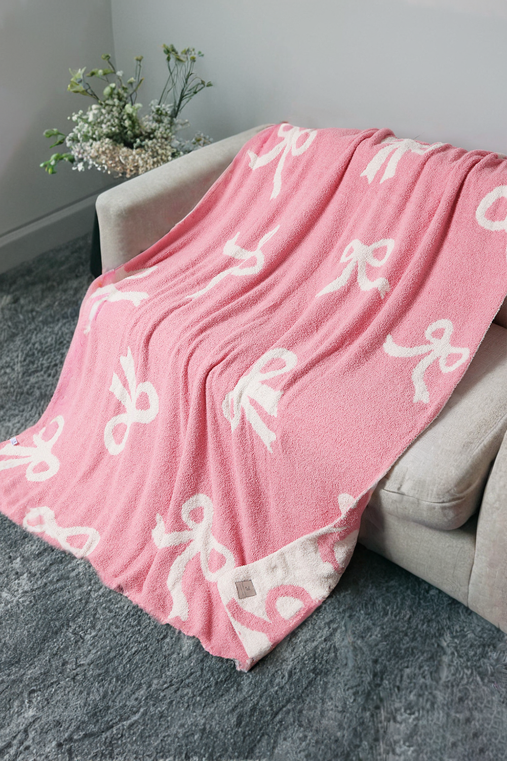Pretty Bow Cozy Soft Throw Blanket