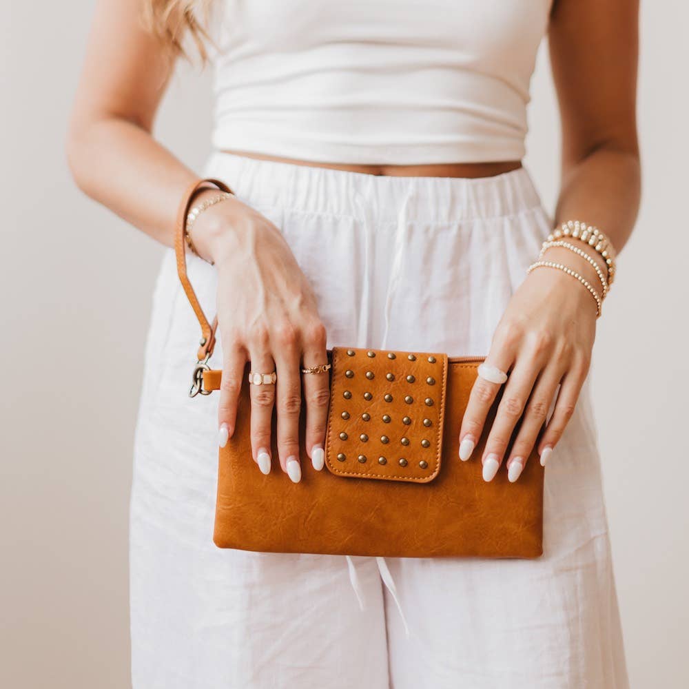 Riviera Maya Rivet Clutch: Brown *FINAL SALE*