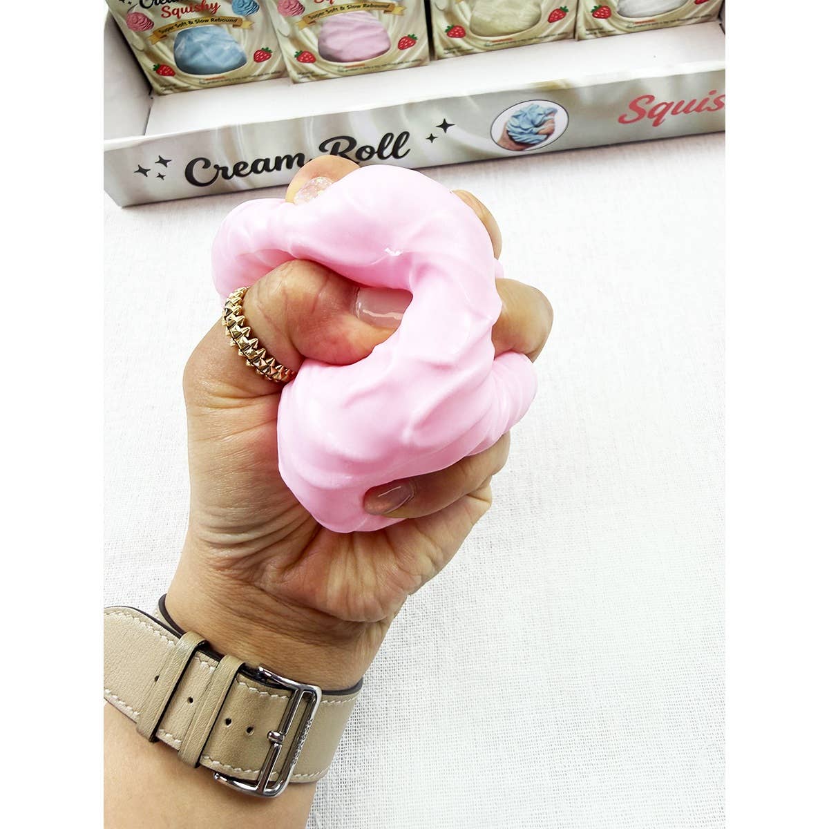 Squishy Cream Roll