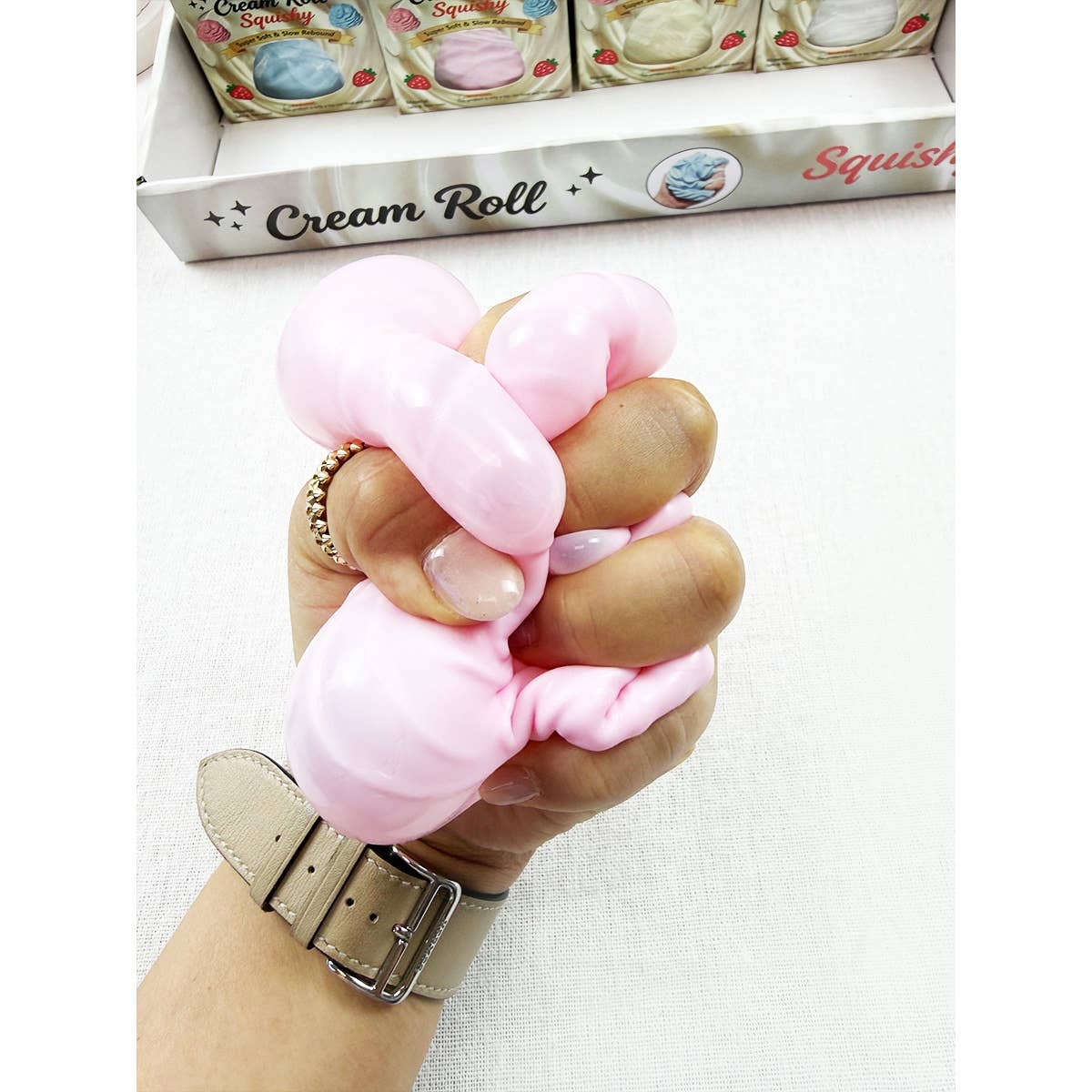 Squishy Cream Roll